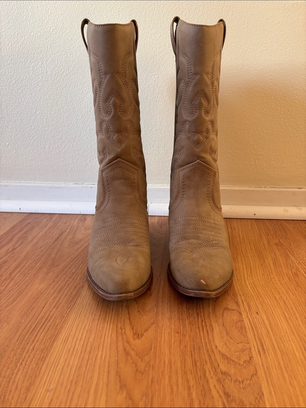 Tan Western Heeled Cowboy Boots - Picture 5 of 10